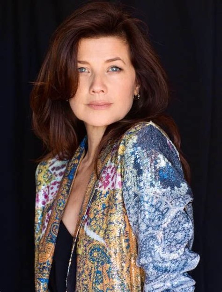 Daphne Zuniga Biography - Facts, Childhood, Family Life & Achievements