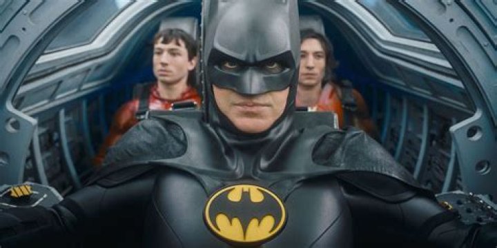 
DCEU Theory: The Flash Sets Up Michael Keaton’s Batman Beyond 