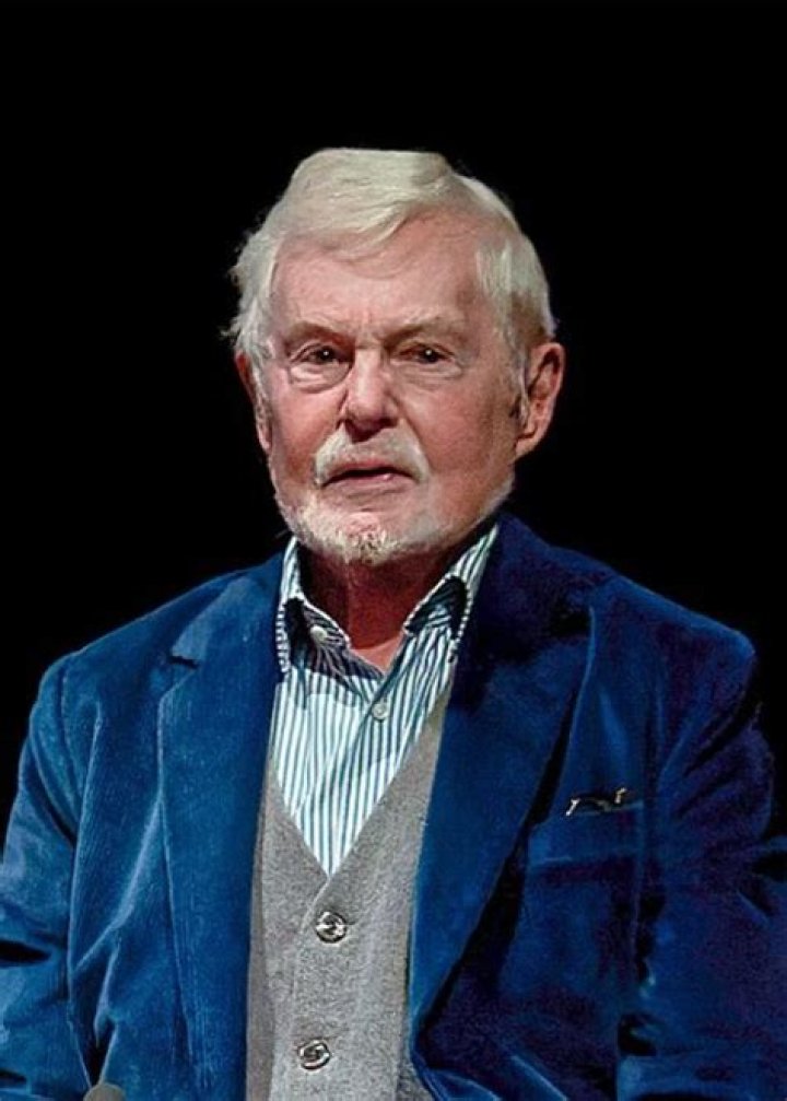 Derek Jacobi Height, Weight, Net Worth, Age, Birthday, Wikipedia, Who, Nationality, Biography