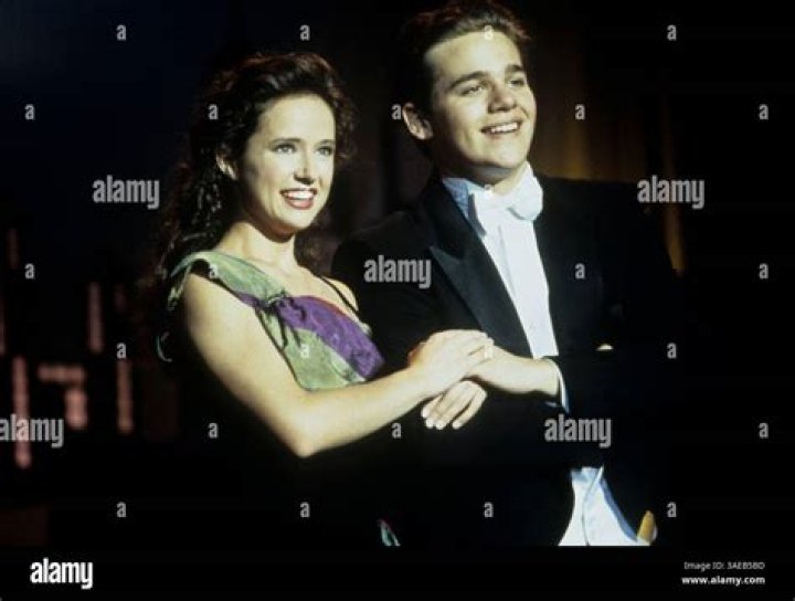 Did Jean Louisa Kelly actually sing in Mr Holland’s Opus? – Celebrity