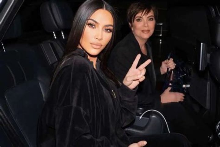 Did Kim Kardashian Kick Her Mom, Kris Jenner, Out Of The Car For A Selfie Shot?