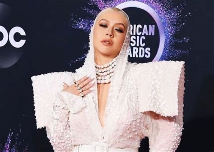 Does Christina Aguilera Need A New Stylist? — Report Says Her Fans Are Demanding Her Current One Be Fired