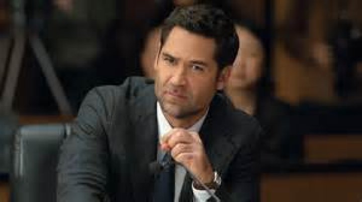 Does Manuel Garcia-Rulfo have an accent?