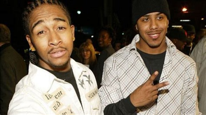 Does Marques Houston have a twin brother?