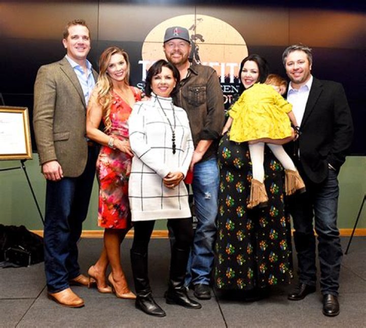 Does Nathan Deal have any siblings?