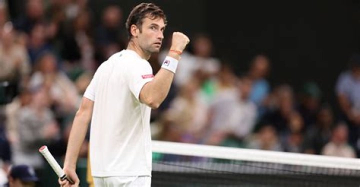 Does Quentin Halys have any siblings?