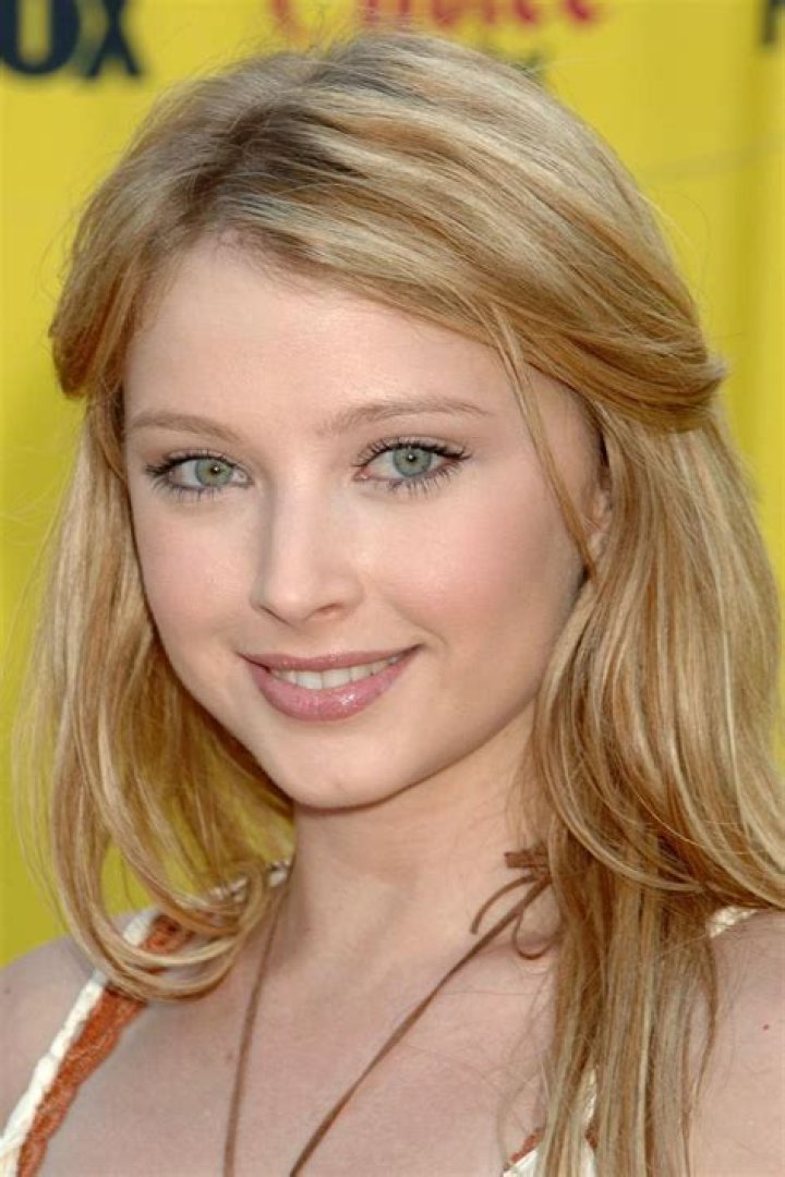 Elisabeth Harnois - Bio, Facts, Family Life of Actress