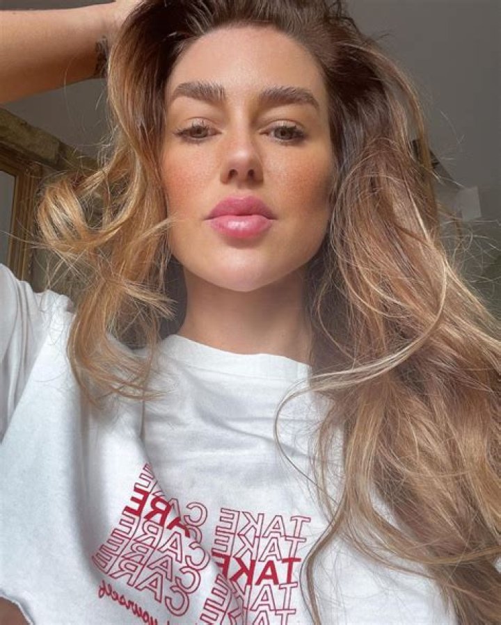 Eliza Rose Watson Age, Birthday, Net Worth, Boyfriend, Height, Family & More