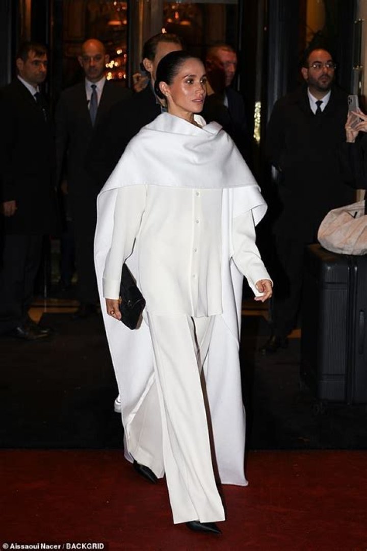 Ella Travolta, John Travolta’s daughter, Made Her New York Fashion Week Debut In A Karl Lagerfeld Show