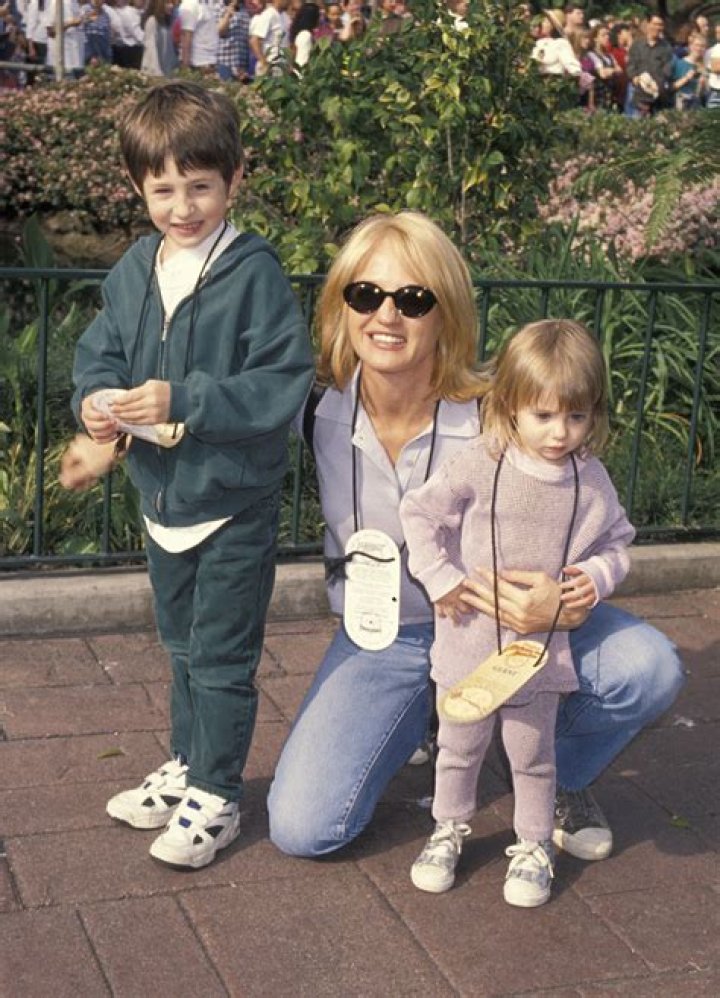 Ellen Barkin siblings: Meet her brother George Barkin