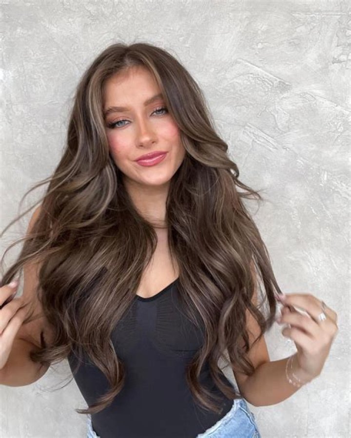 Elliana Walmsley Biography - Facts, Childhood, Family Life & Achievements