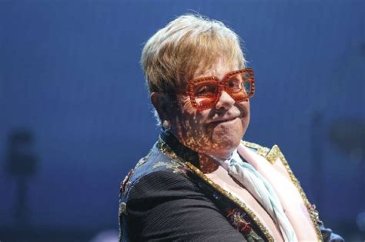 Elton John Pays For Knee Surgery Of Former Fiancée – Even Though He Broke Up With Her Months Before Their Wedding