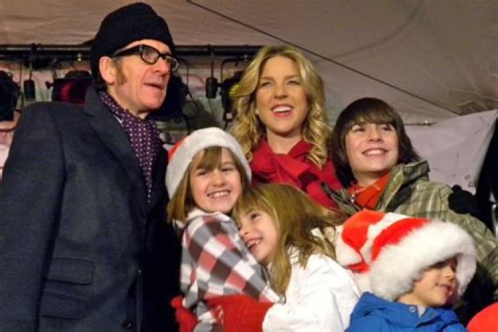 Elvis Costello is Married to Wife: Diana Krall. Kids: Dexter, Frank, Matthew