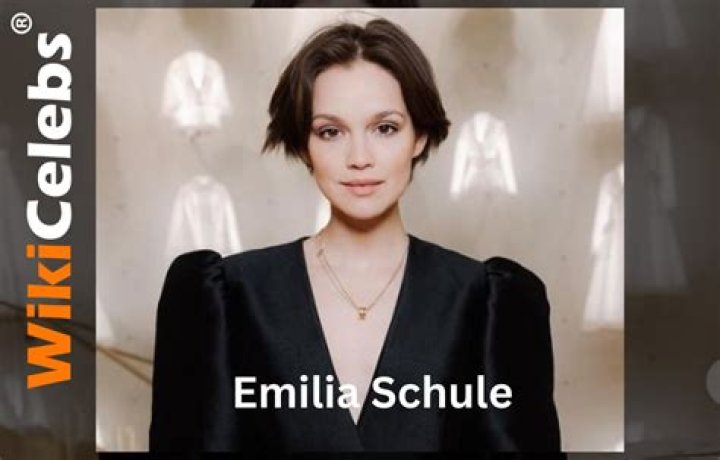 Emilia Schüle Height, Weight, Net Worth, Age, Birthday, Wikipedia, Who, Instagram, Biography