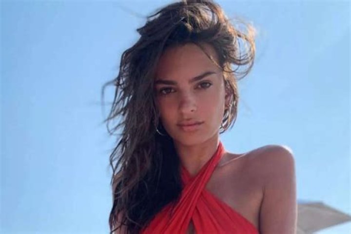 Emily Ratajkowski Heats Up Instagram In Halter Bathing Suit And Sneakers