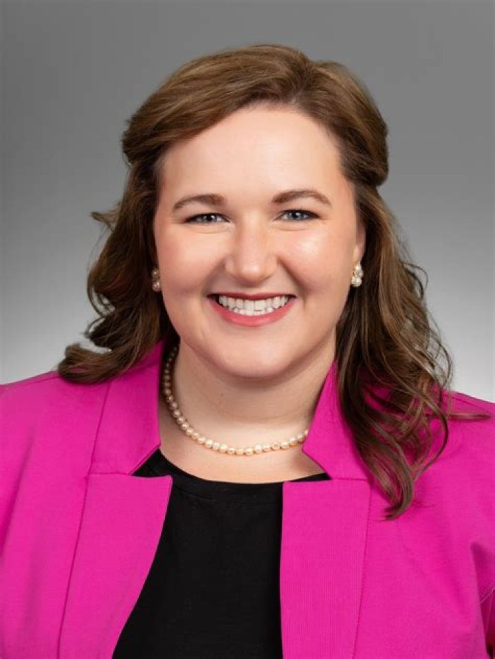 Dr. Emma Motl, MD – Bakersfield, CA