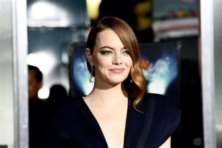 Emma Stone Wears Padres Attire At A Mets Stadium Game And Gets Booed