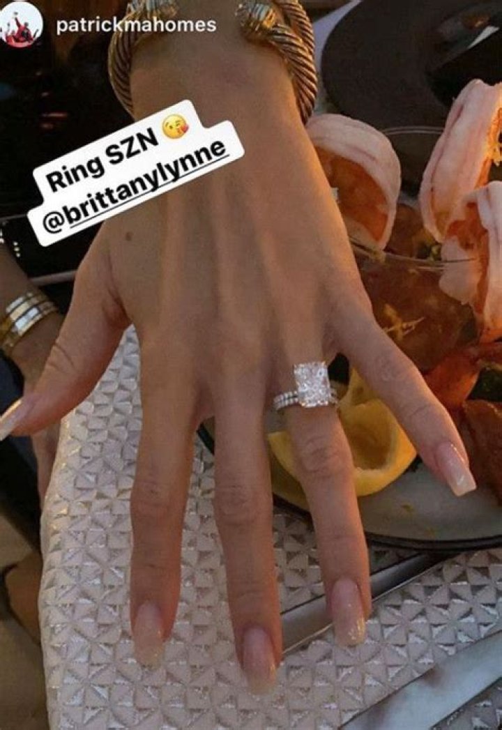 How big is the engagement ring Patrick Mahomes gave to his girlfriend?