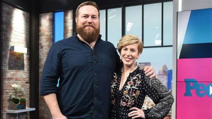 
Erin Napier Posts Sweet Tribute to Husband Ben for His 39th Birthday: ‘Blessed by You’ 