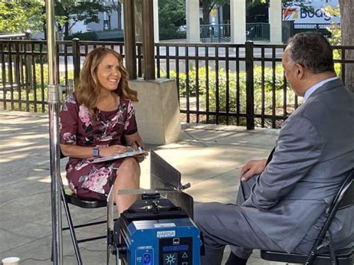 Who is Suzanne Malveaux father?