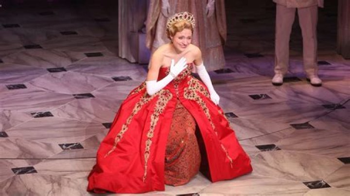 Former ‘Mamma Mia’ star recreates Playbill photo on wedding day