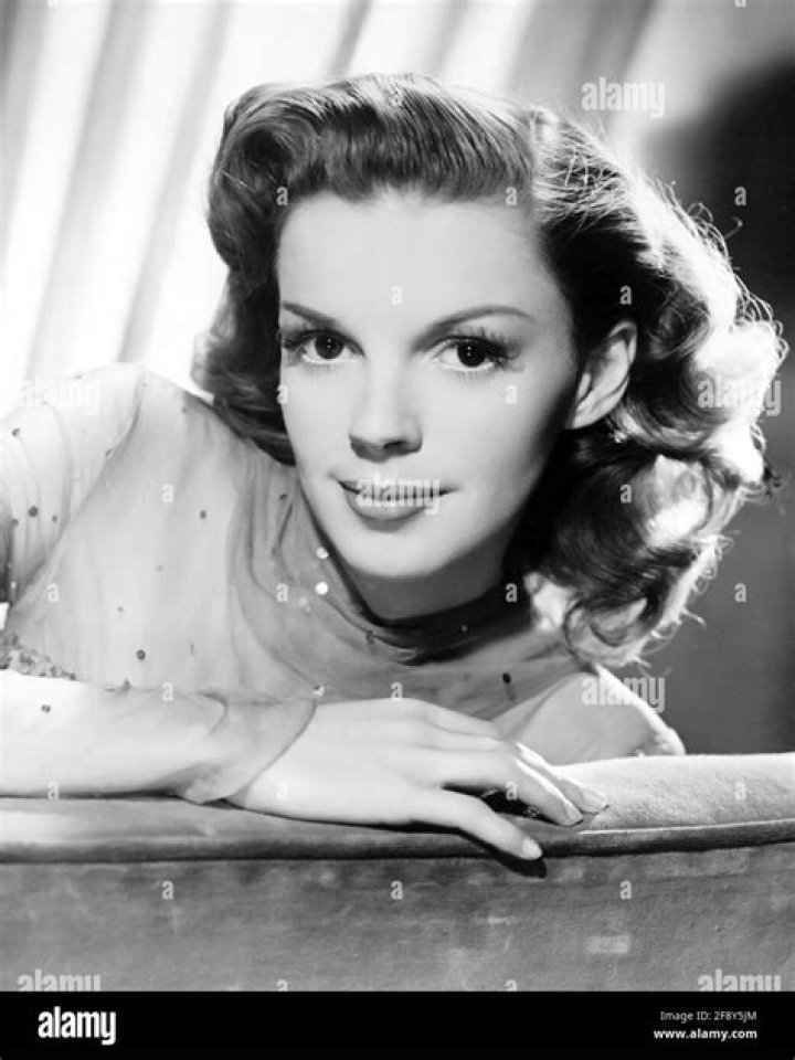 Judy Garland Biography - Facts, Childhood, Family Life & Achievements