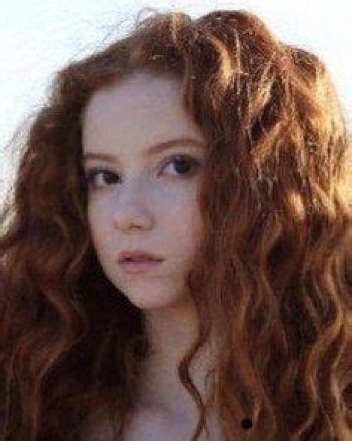 Francesca Capaldi Bra Size, Age, Weight, Height, Measurements