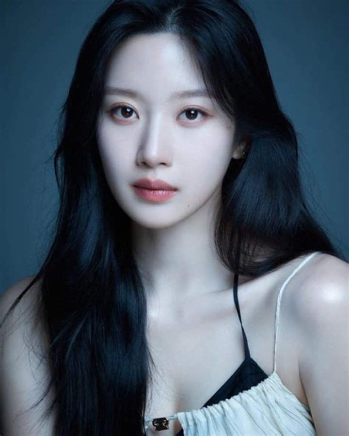 
Ga-young Moon Height, Weight, Net Worth, Age, Birthday, Wikipedia, Who, Instagram, Biography 