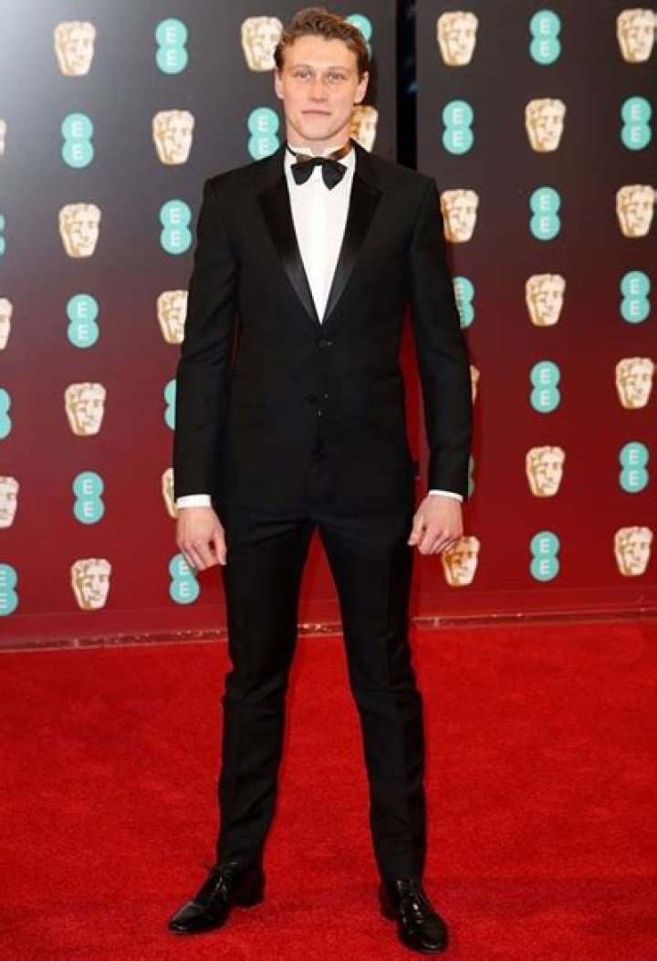 George MacKay Height Weight Shoe Size Measurements Facts Family Bio