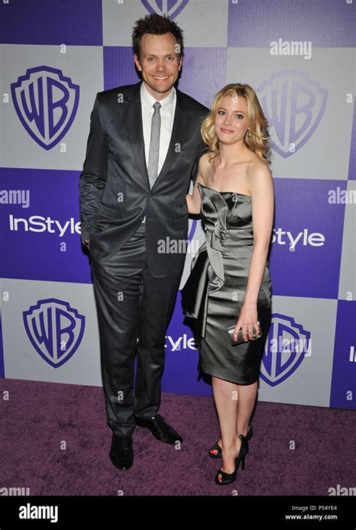 Gillian Jacobs family, husband, children, parents, siblings