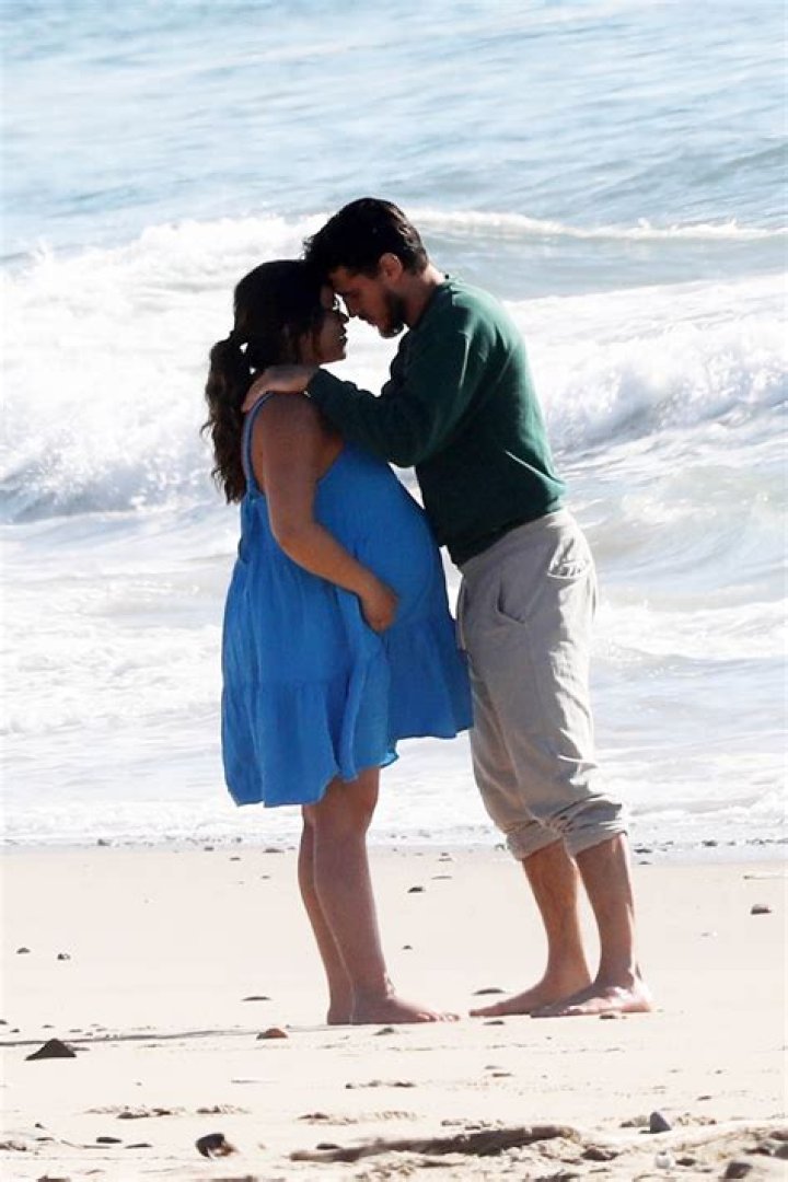 Gina Rodriguez Pregnant With Her Husband Joe Locicero: Weight Gain And Baby Bump Photo