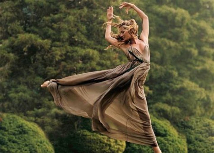 Gisele Bundchen Shares Encouraging Post About Self-Awareness And Manifesting Your Dreams