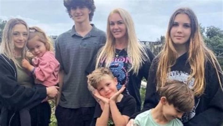 GoFundMe: Fitness influencer Raechelle Chase Dies Leaving Five Children