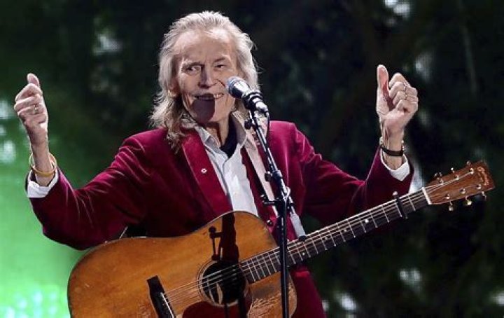 Gordon Lightfoot Biography - Facts, Childhood, Family Life & Achievements of Canadian Singer