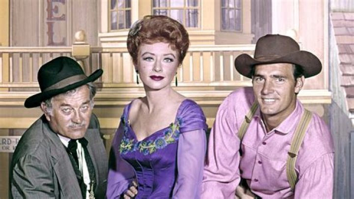 
‘Gunsmoke’ Amanda Blake Had 4 Spouses Before Her Death – Read Her Life Biography 