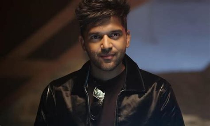 
Guru Randhawa releases another track ‘Fake Love’ from ‘Man of the Moon’ 