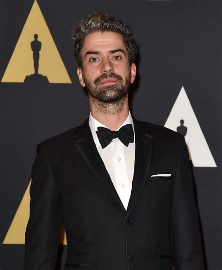 Hamish Linklater Biography - Facts, Childhood, Family Life & Achievements