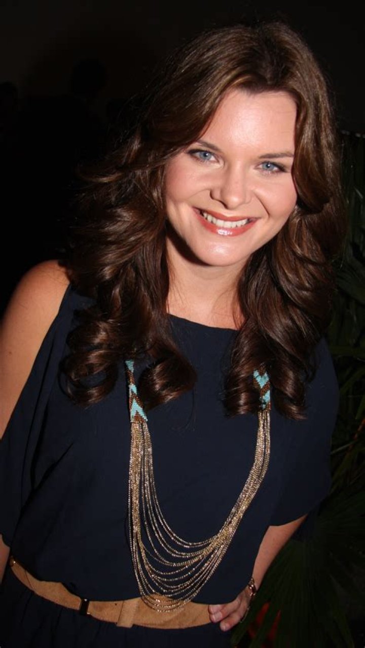 Heather Tom Height, Weight, Net Worth, Age, Birthday, Wikipedia, Who, Nationality, Biography