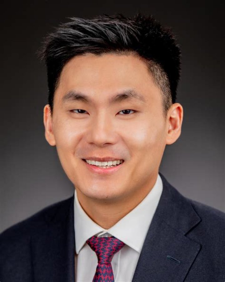 Dr. Hee Song, MD – East St Louis, IL