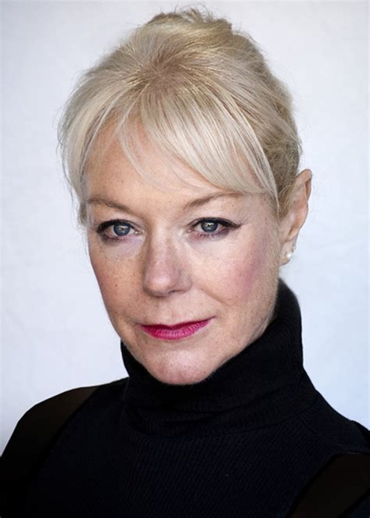 Helen Pearson Biography - Facts, Childhood, Family Life & Achievements