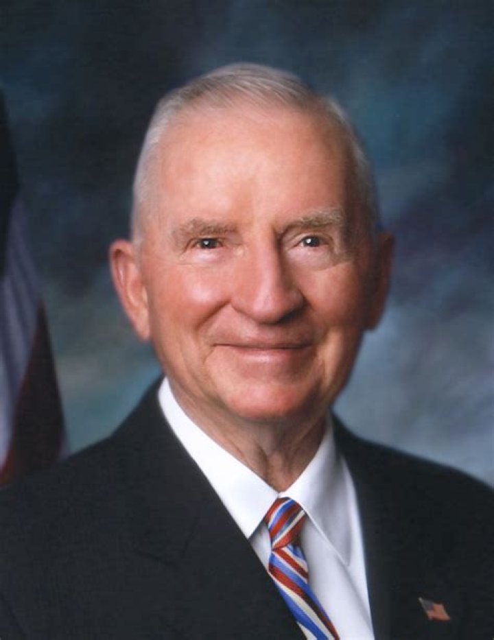 Ross Perot Biography - Facts, Childhood, Family Life & Achievements