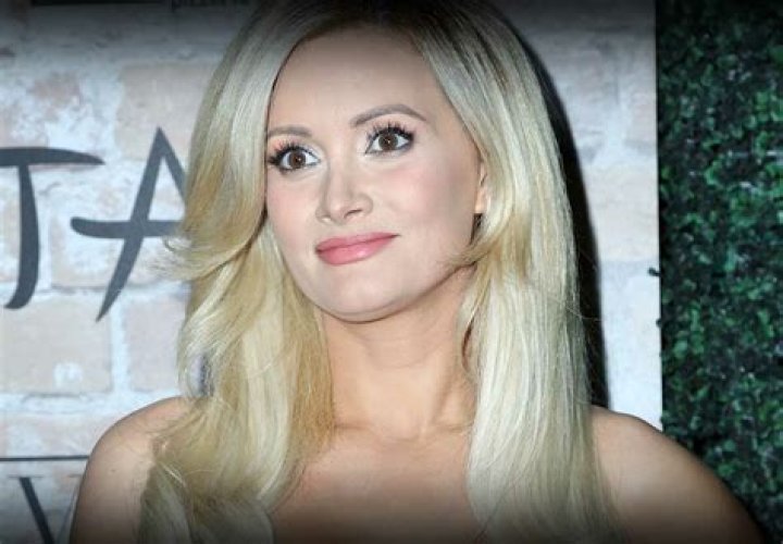 Holly Madison – Height, Weight, Bra Size, Measurements & Bio