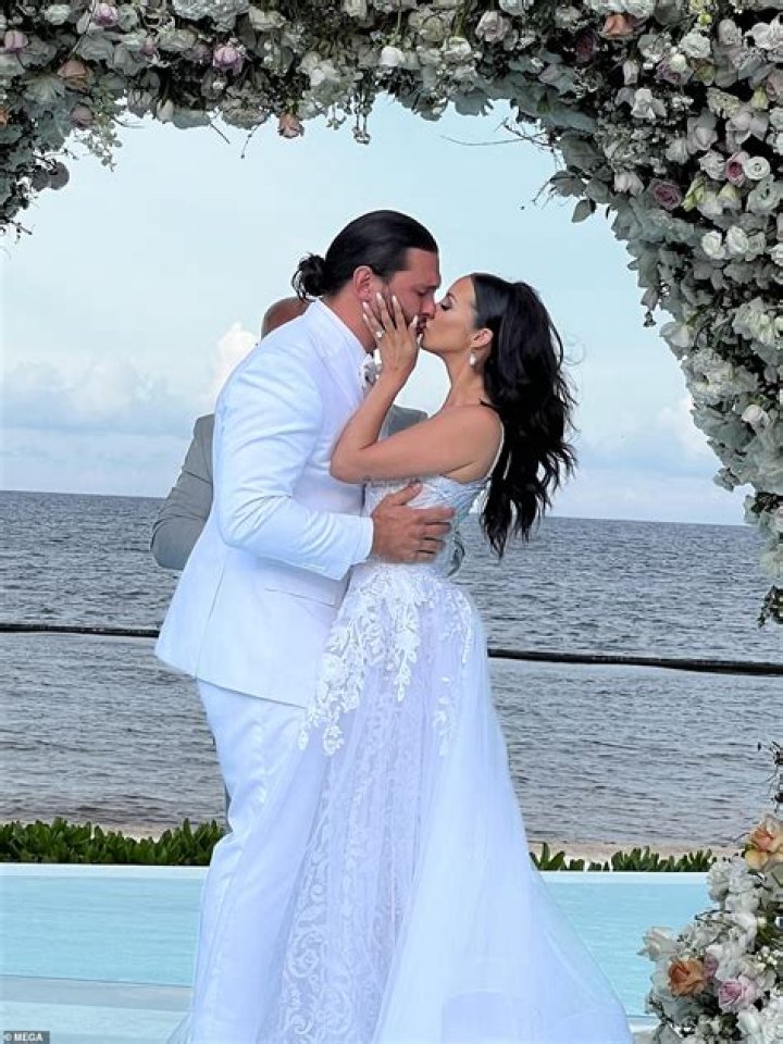 
How many times was Anna Shay married? 