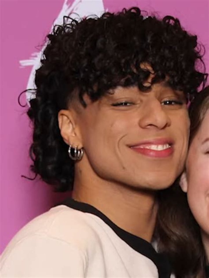 How Tall Is Larray Cm? – Celebrity