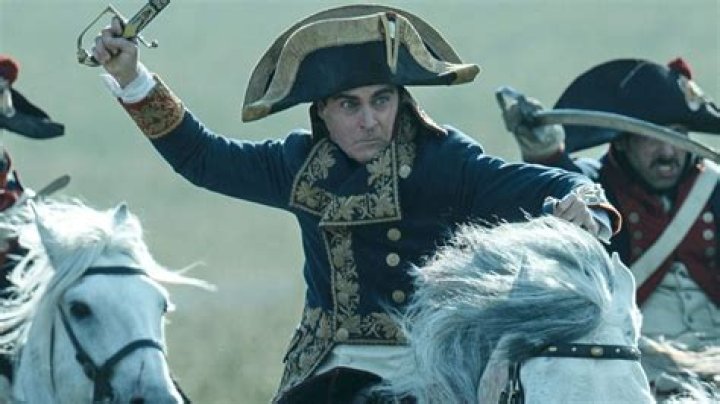 How tall was Napoleon Bonaparte and how tall is Joaquin Phoenix?