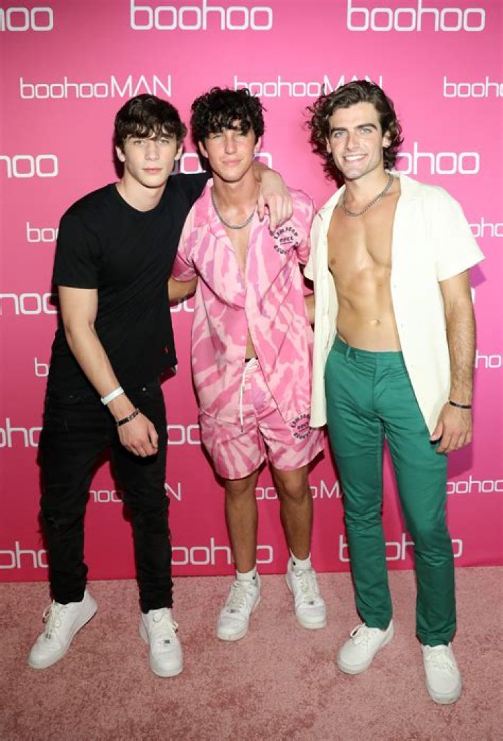 Hunter Rowland Wiki, Girlfriend, Net Worth, Age & More