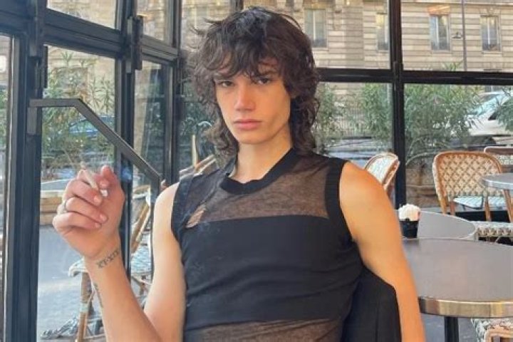 Ian Charles (Ian Jeffrey Dickinson) – Bio, Facts, Family Life of James Charles’ Brother