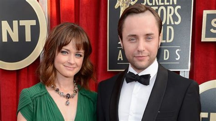 Is Alexis Bledel still married to Vincent Kartheiser? When did Alexis Bledel meet Vincent Kartheiser?