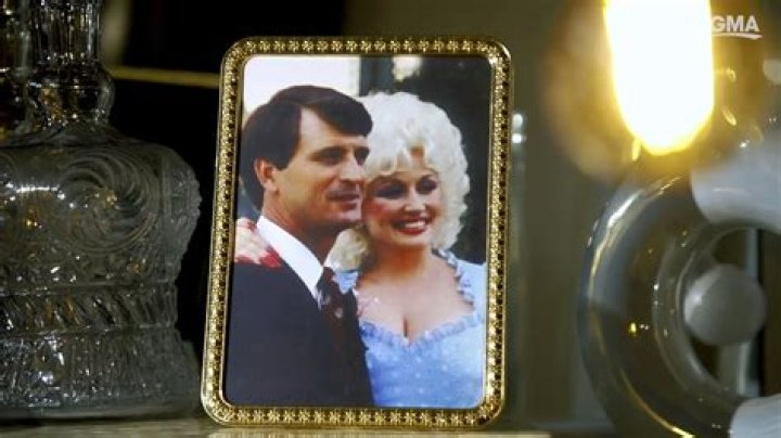Is Dolly Parton husband still alive?