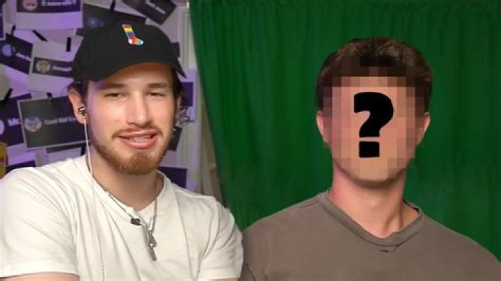 Is Illymation Bi? Real Face Reveal And Boyfriend Details To Know About The Musical Artist